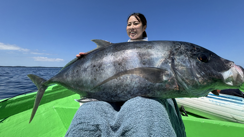 大型魚を狙う釣り船ツアー